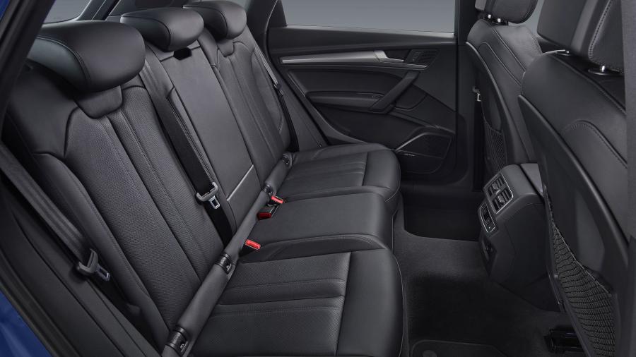 Интерьер Audi Q5L 45 TFSI Quattro S-Line 2018 года  (CN) (фото 16 из 18)